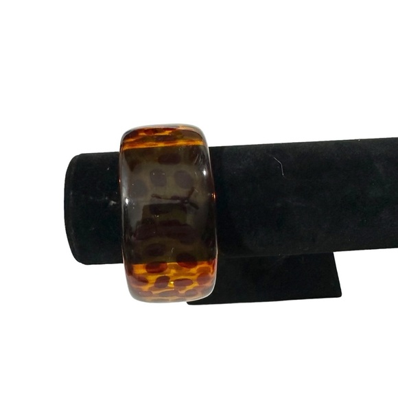 Vtg Signed Joan Rivers Faux Tortoise Leopard Cheetah Print Lucite Chunky Bangle - Picture 10 of 16